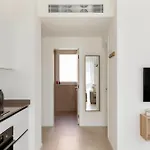 Regalia - Free Parking Apartment