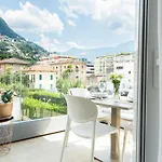Regalia - Free Parking Apartment *