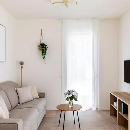 Regalia - Free Parking