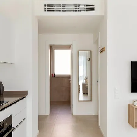 Regalia - Free Parking Apartment