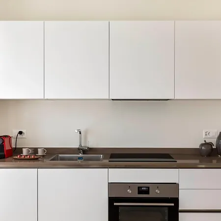 Regalia - Free Parking Apartment