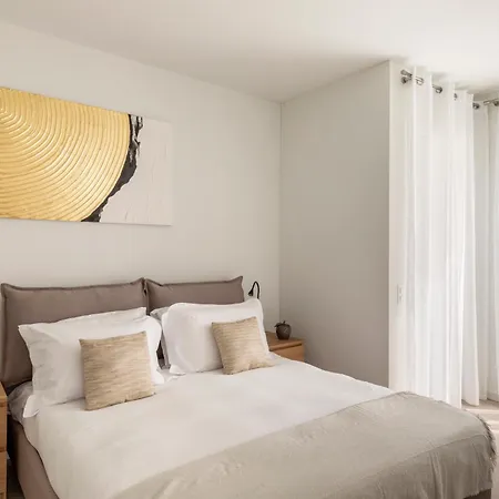 Regalia - Free Parking