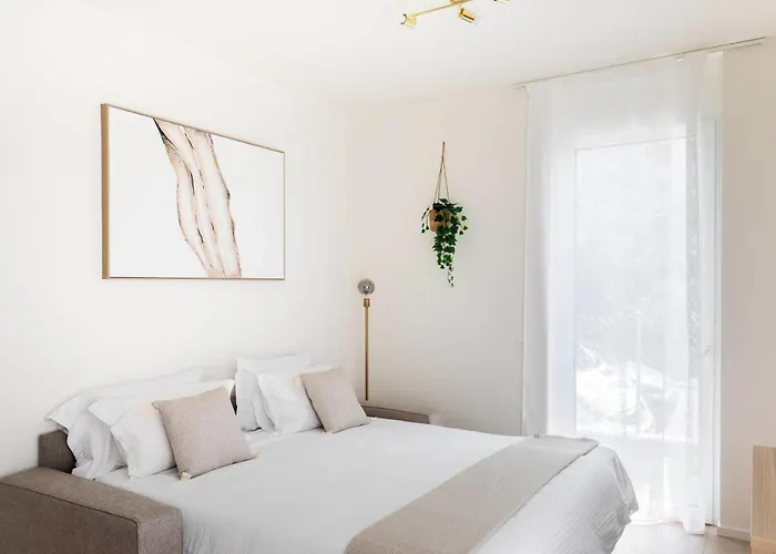 Regalia - Free Parking לוגאנו