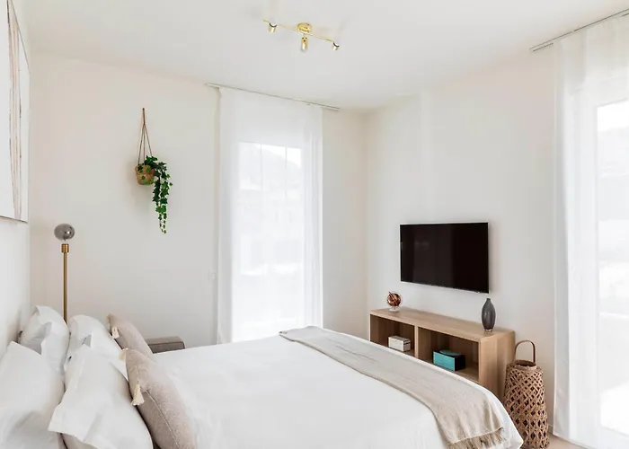 Regalia - Free Parking