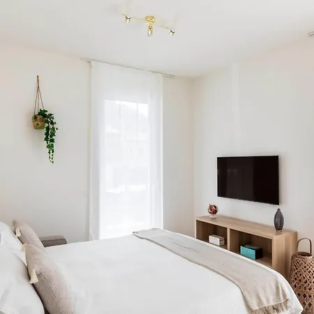 Regalia - Free Parking