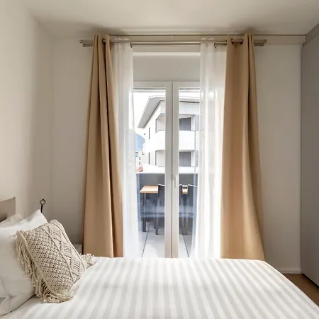 Regalia - Free Parking Apartment