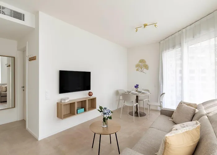 Regalia - Free Parking