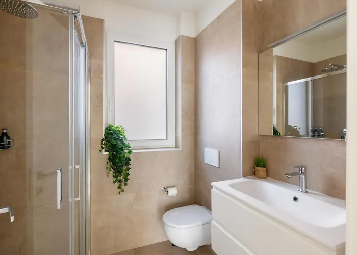 Regalia - Free Parking Lugano